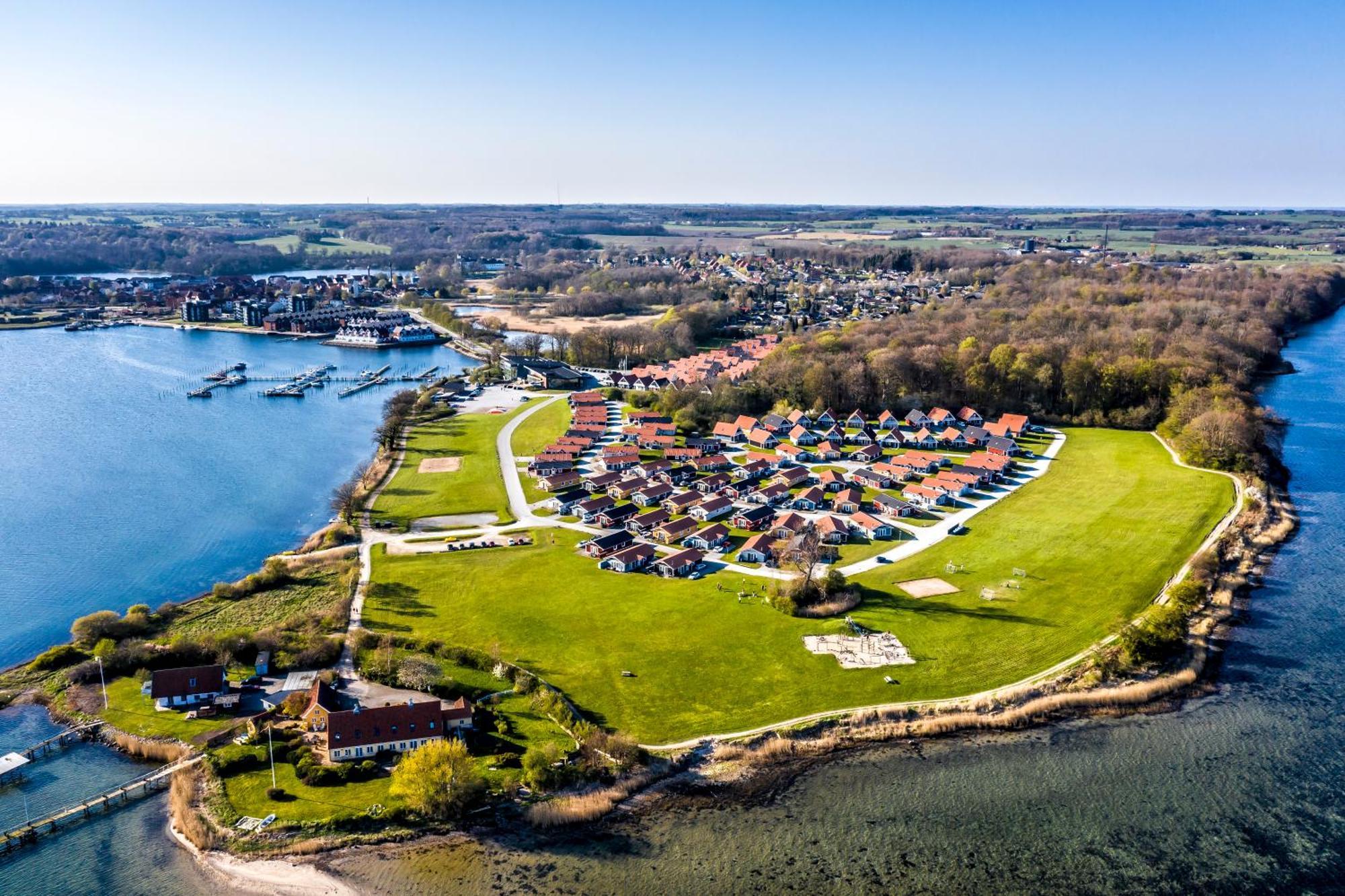 Enjoy Resorts Marina Fiskenaes - Wellness & Waterpark Ґростен Екстер'єр фото